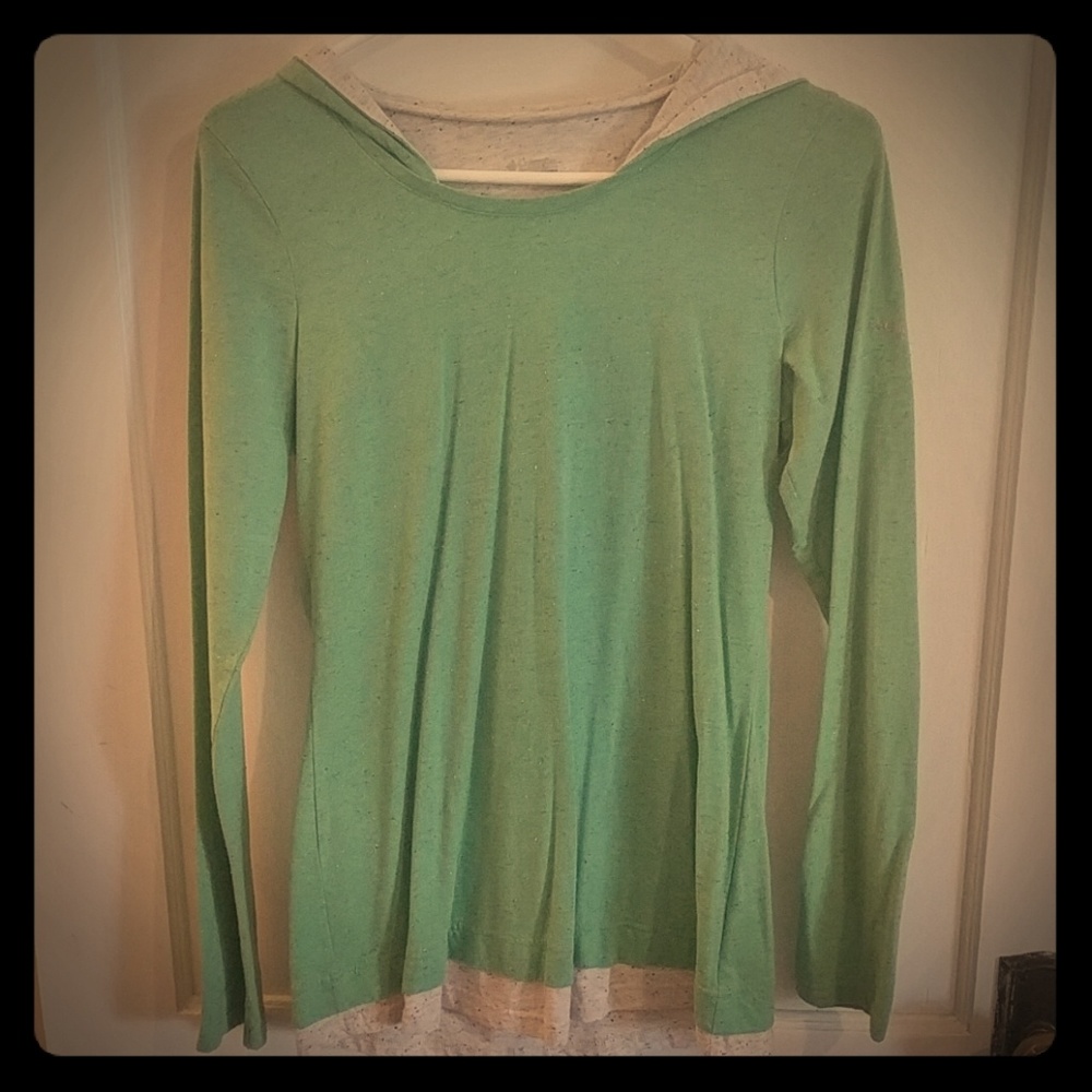 Columbia Long Sleeve shirt with hood